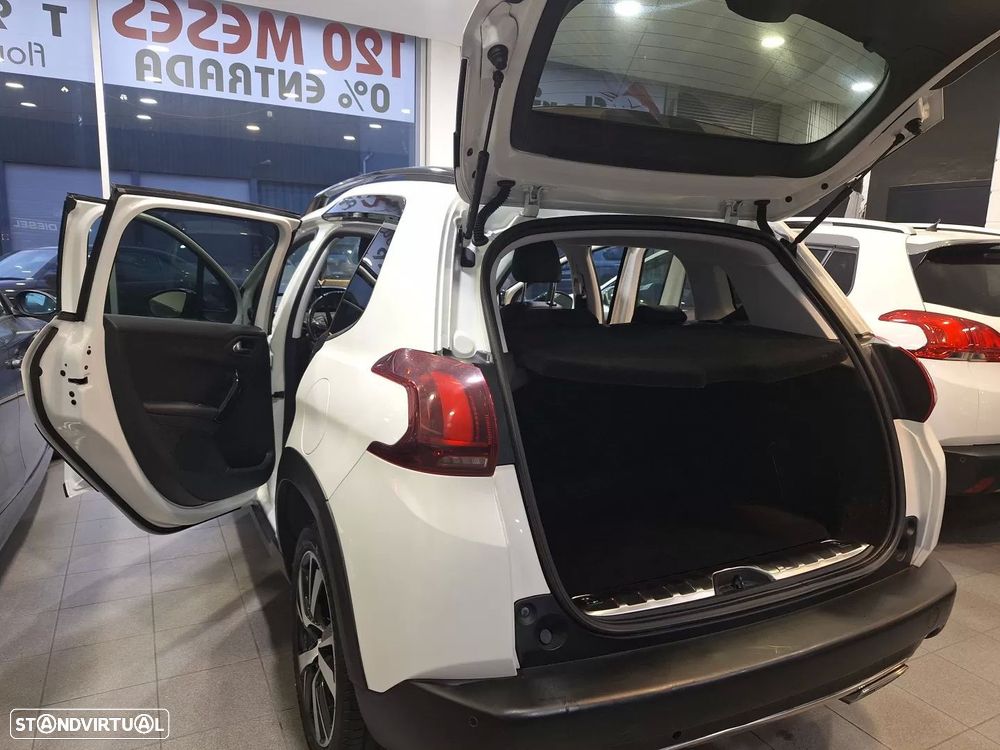 Peugeot 2008 1.2 PureTech GT Line - 4