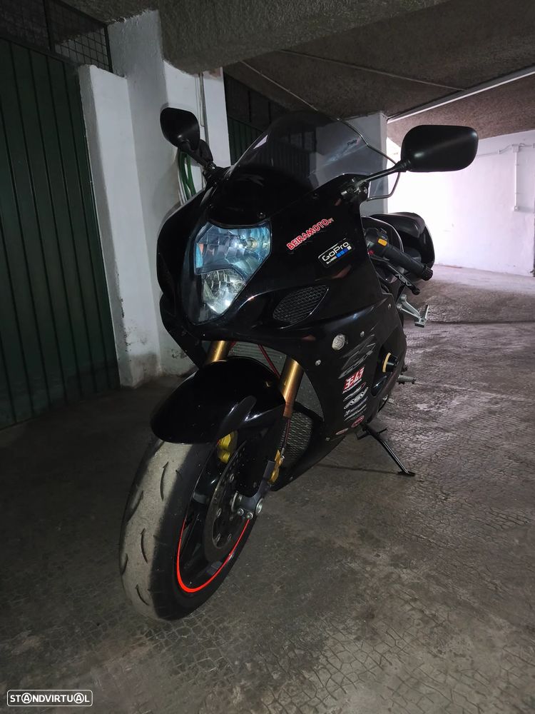 Suzuki GSX-R Sport - 25