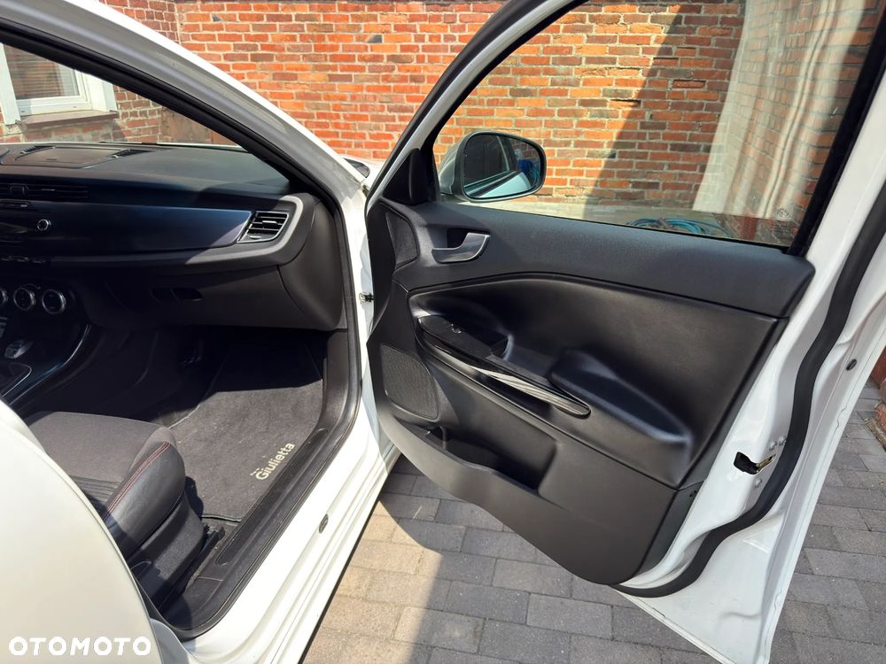 Alfa Romeo Giulietta 2.0 JTDM Distinctive - 8