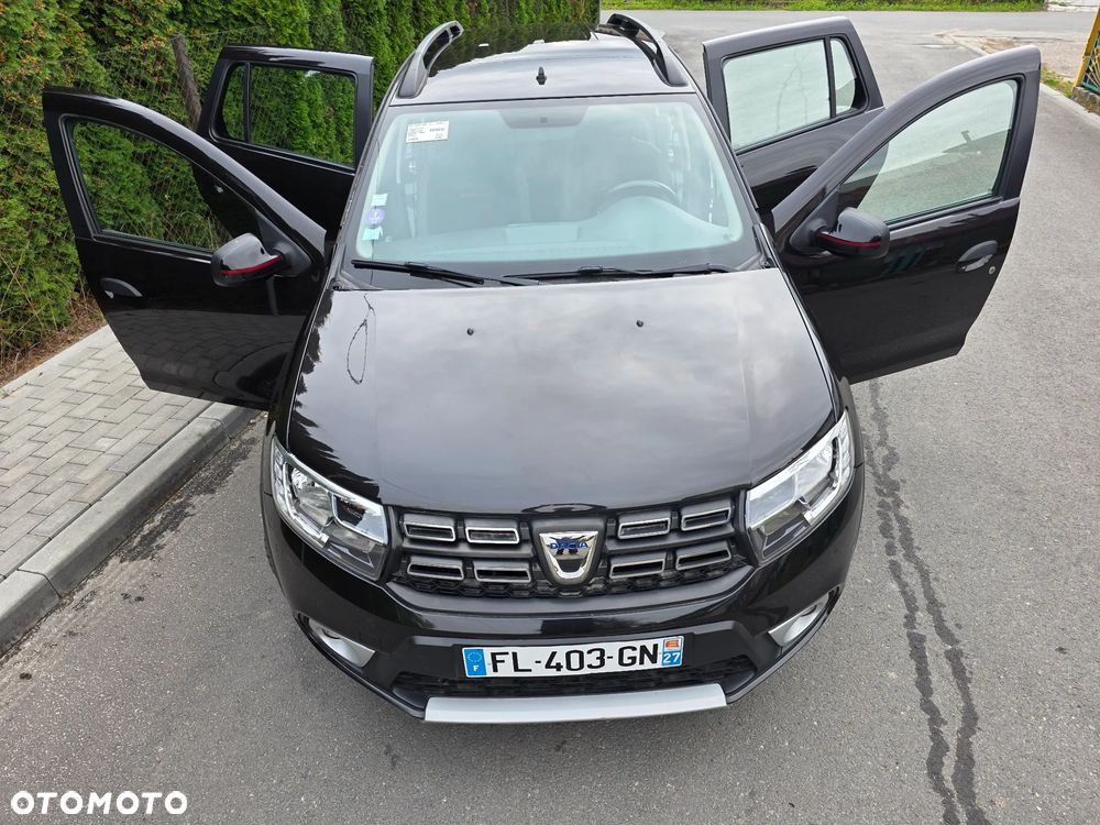 Dacia Logan TCe 90 S&S Stepway Celebration - 16