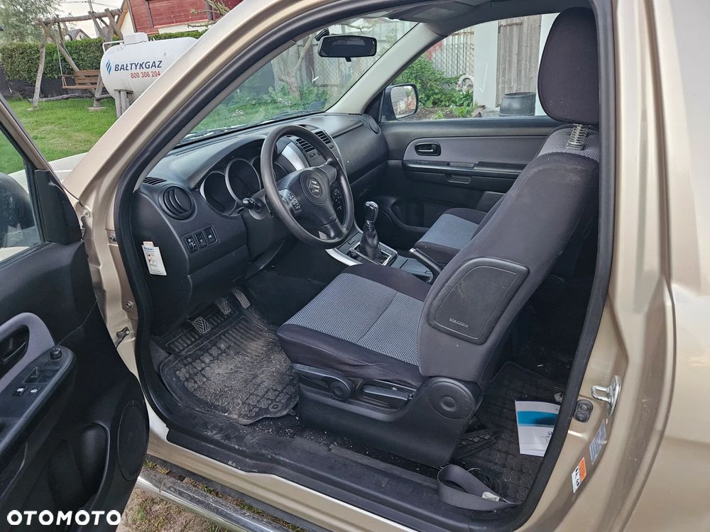 Suzuki Grand Vitara 1.6 - 11