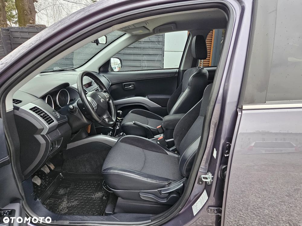 Mitsubishi Outlander 2.0 DI-D 4WD Intense - 9