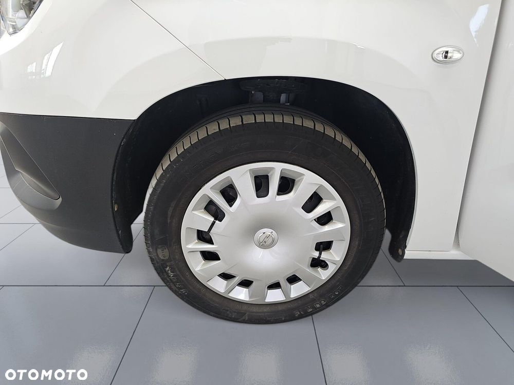 Opel Combo 1.5 DT Edition 102KM - 32