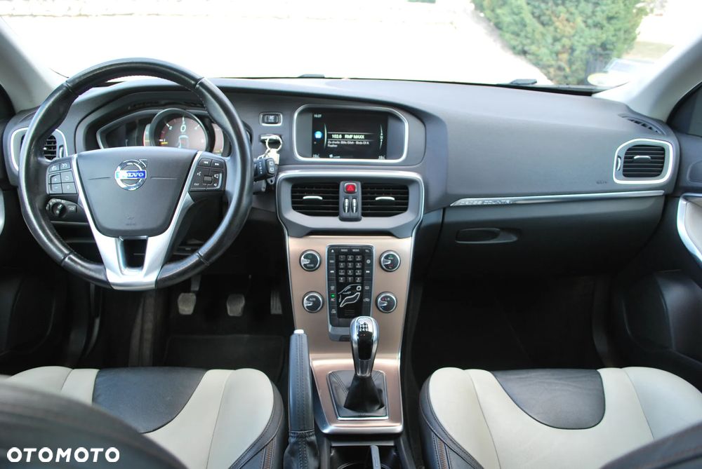 Volvo V40 Cross Country D4 Summum - 16