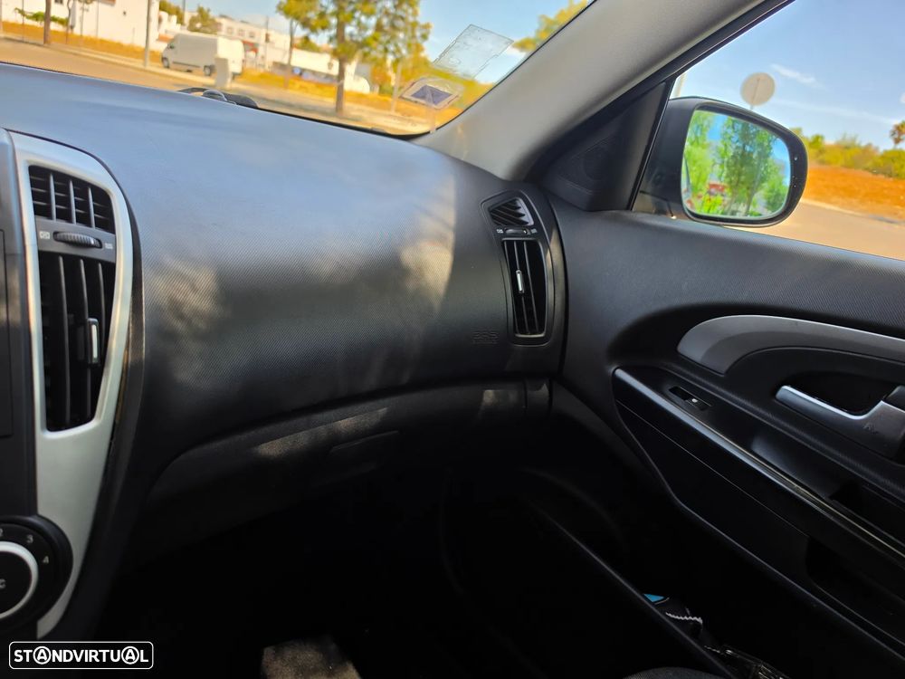 Kia Ceed 1.6 CRDi EX ISG - 10