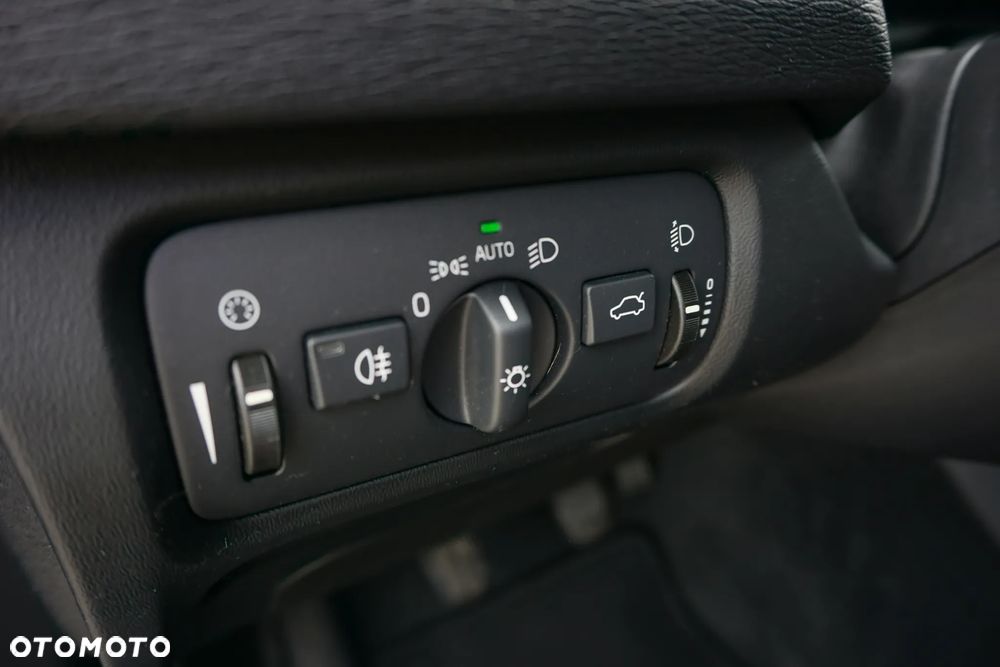 Volvo V40 D3 Drive-E Kinetic - 25