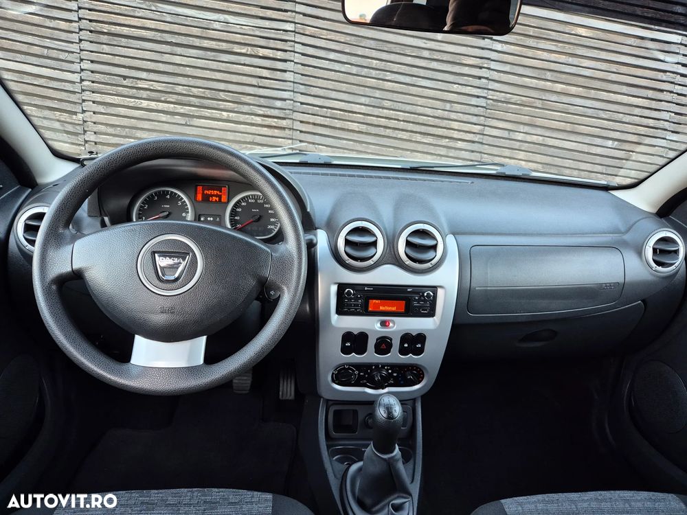 Dacia Duster 1.6 16V 4x2 Prestige - 4