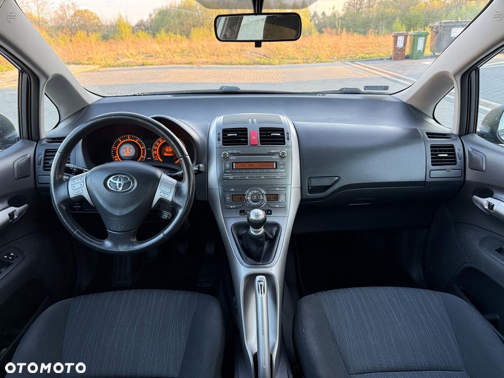 Toyota Auris 2.0 D-4D Luna - 6