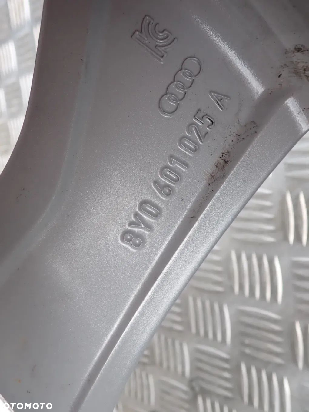 FELGI ALUMINIOWE AUDI 8x17 et 46 A3 A4 b5 b6 b7 A5 A6 A8 Q2 Q3 Q5 - 8Y0601025A - 10
