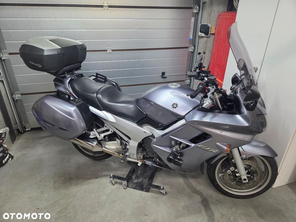 Yamaha FJR - 6