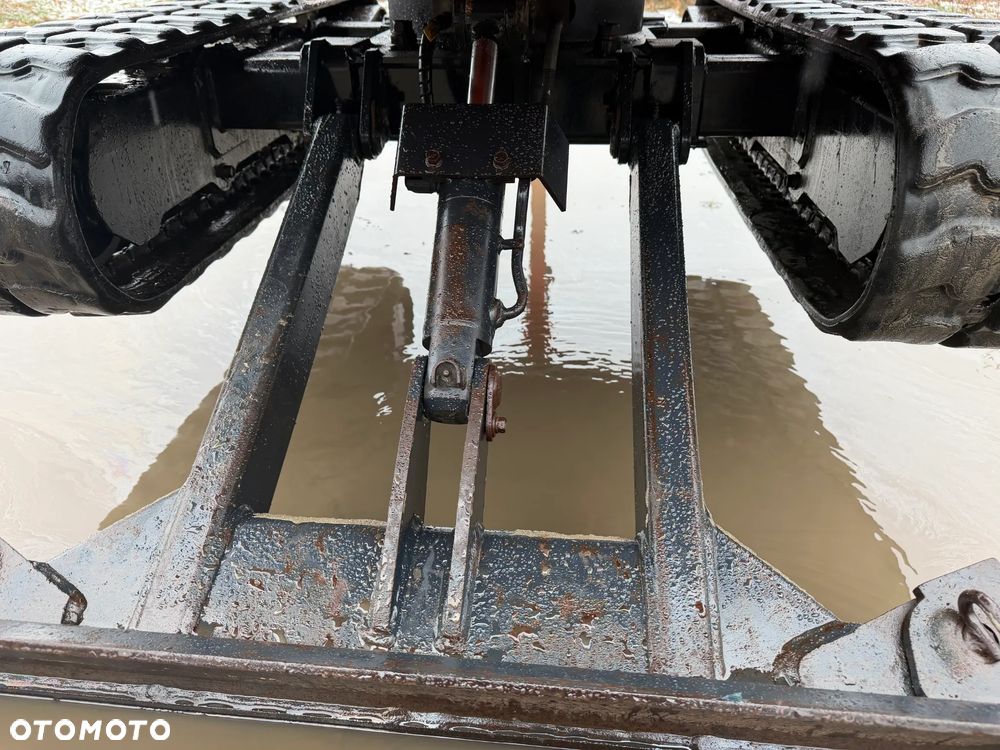 Kubota KX016-4 Koparka Gąsienicowa 2 tony. DEKRA aktualna do 2026r. Rozsuwane Hydr. podwozie! Sprowadzona z Gospodarstwa Norweskiego! Zero luzów i wycieków. Maszyna jak Nowa z Salonu! 2016rok. Pełna Dokumentacja. Gąsienice bez zużycia! Łyżka Skarpowa! Szybkozłącze! szybka wolna jazda. Ani deka luzów i wycieków. OKAZJA - 26