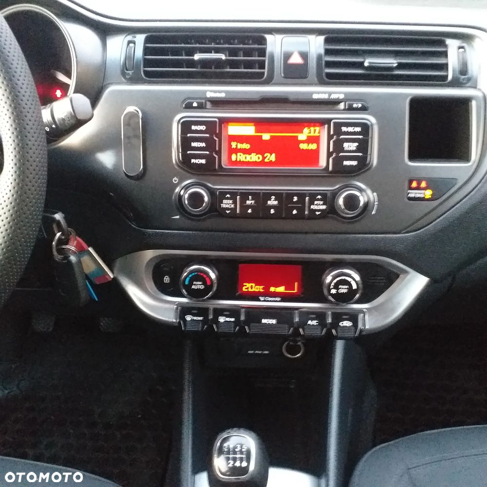 Kia Rio - 17
