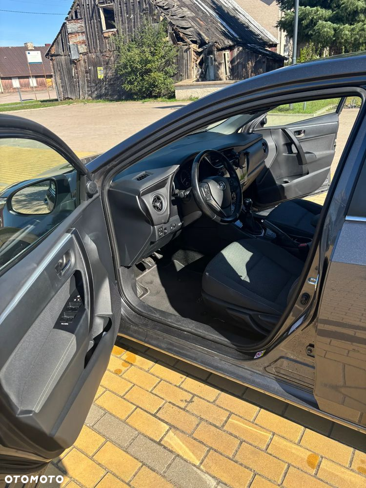 Toyota Corolla 1.6 Classic Plus - 7
