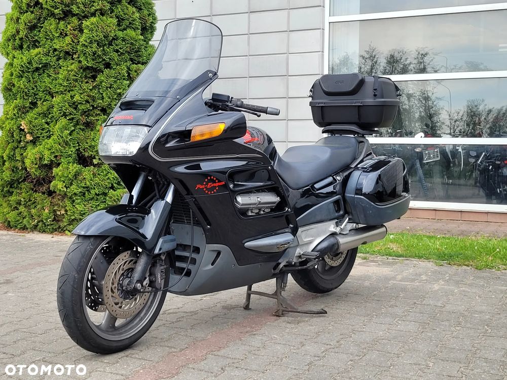 Honda ST - 6