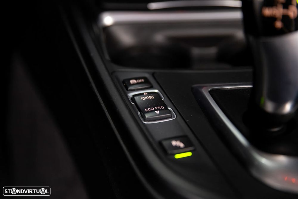 BMW 320 d Aut. Luxury Line - 12
