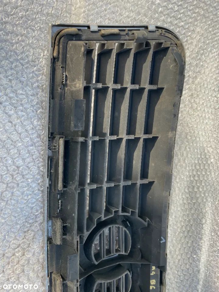 GRILL ATRAPA  ZDERZAKA AUDI A4 B6 8E0853651F - 7