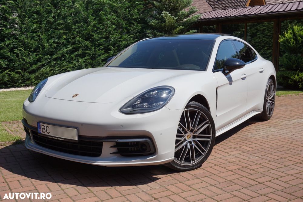 Porsche Panamera 4S - 24