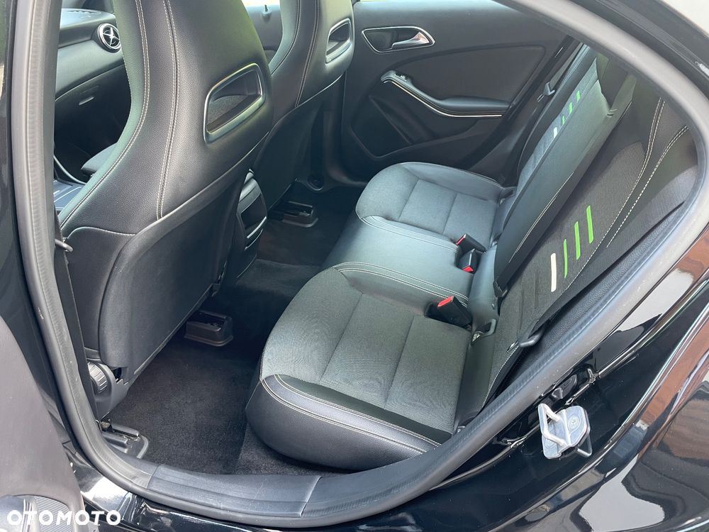 Mercedes-Benz Klasa A 180 7G-DCT - 14