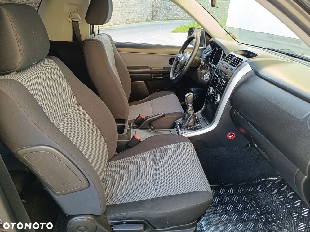 Suzuki Grand Vitara 1.6 Comfort - 12