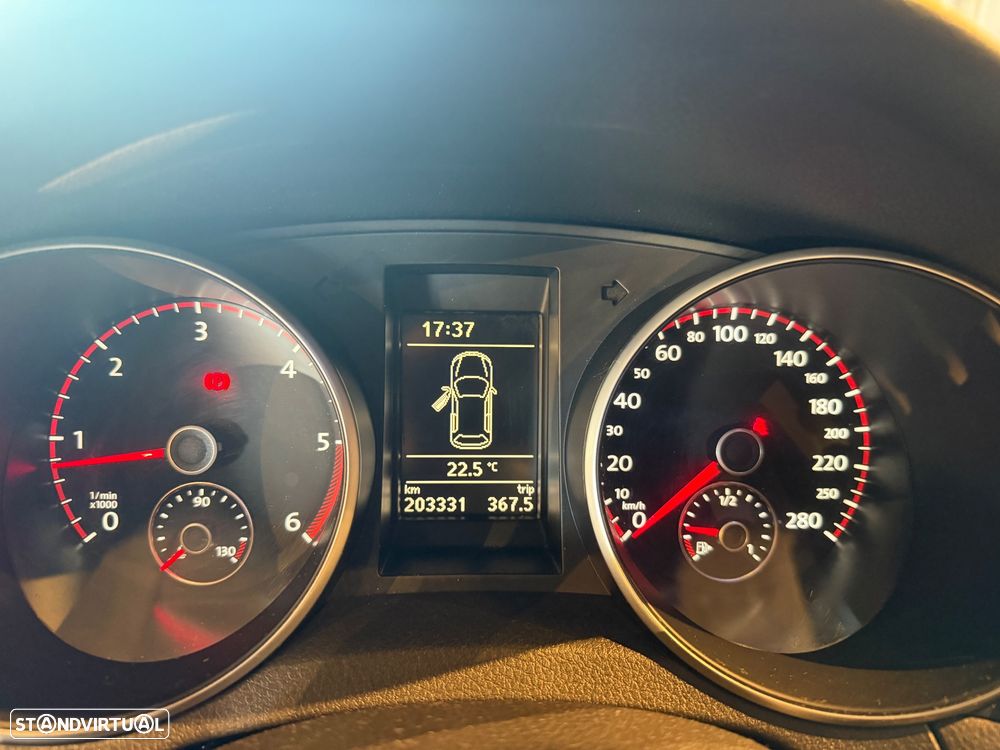 VW Golf 2.0 TDi DPF GTD - 32