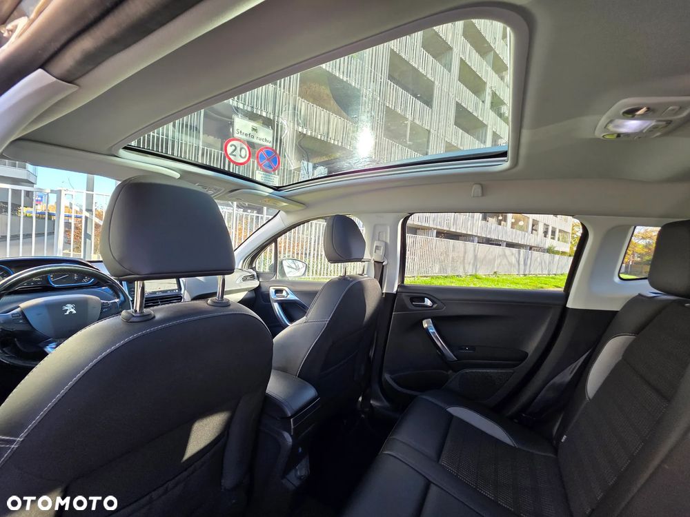 Peugeot 2008 1.2 Pure Tech Style S&S EAT6 - 32