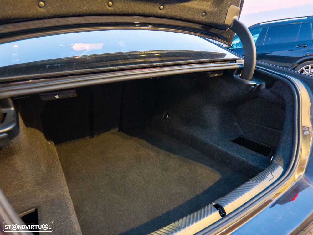 BMW 520 d Pack Desportivo M - 9