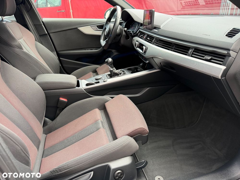 Audi A4 Avant 2.0 TDI ultra sport - 37