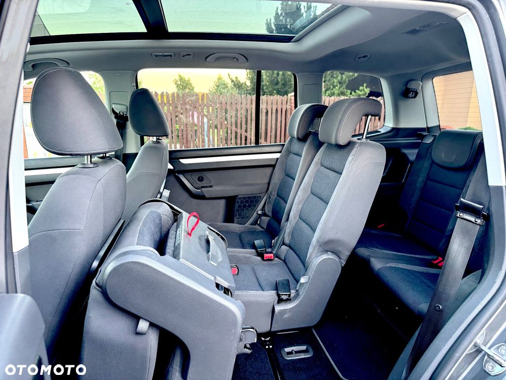 Volkswagen Touran - 14