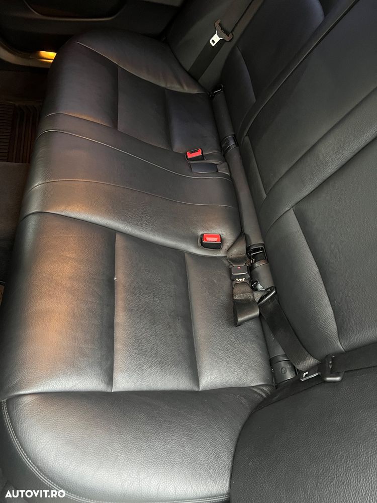 BMW Seria 5 525d xDrive AT - 14