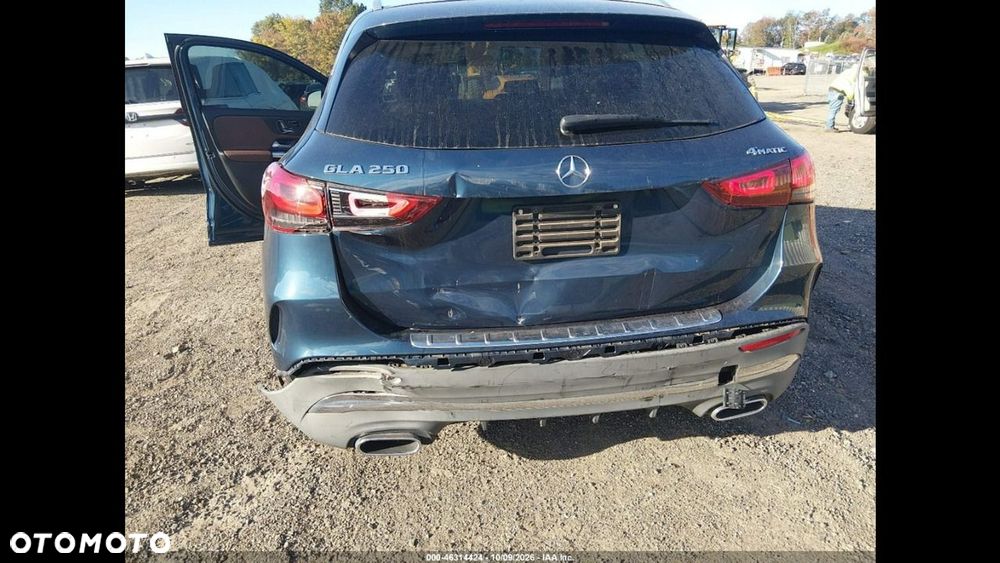 Mercedes-Benz GLA 250 4Matic 8G-DCT - 8