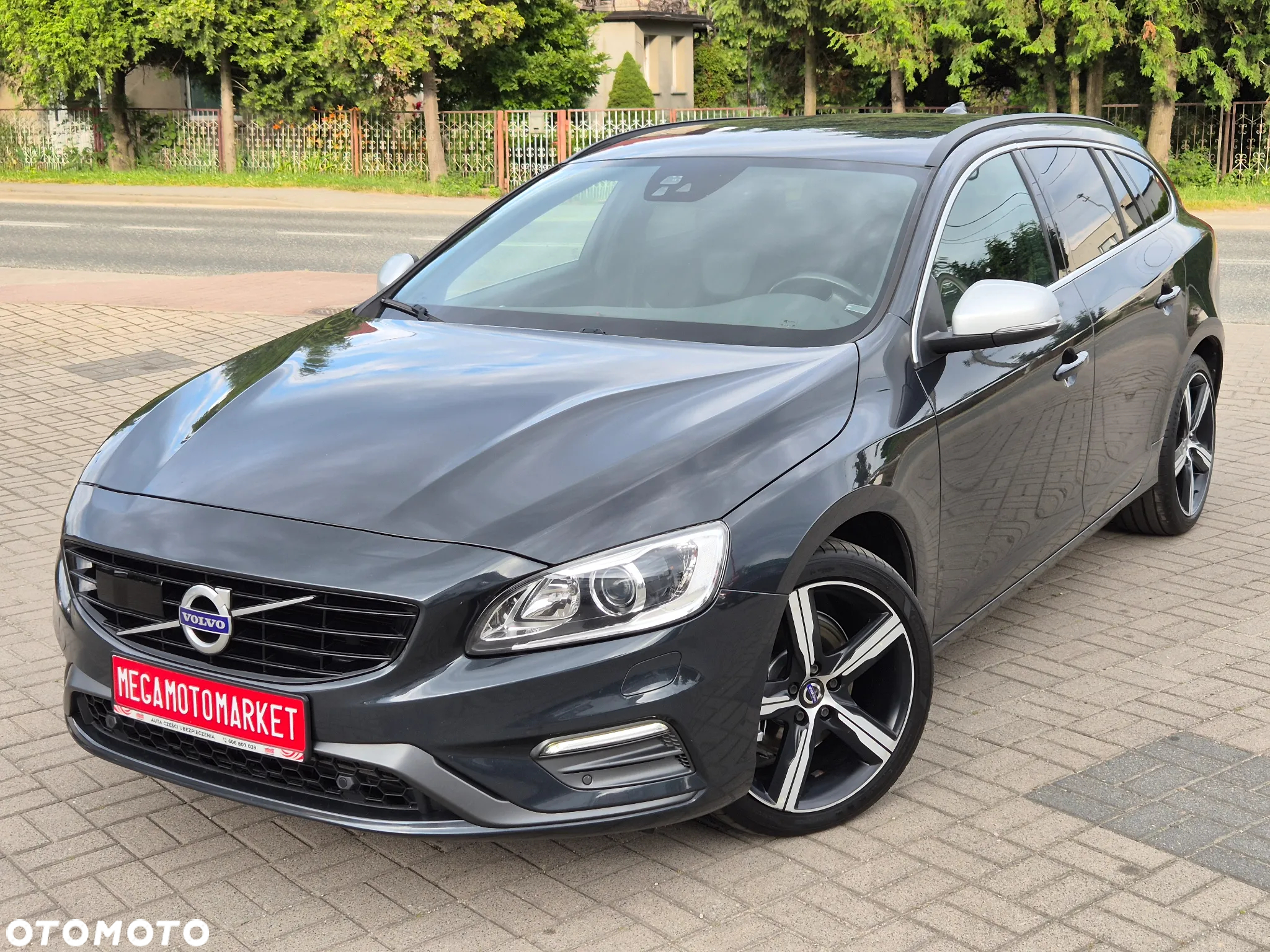 Volvo V60 D3 Drive-E R-Design Kinetic - 2