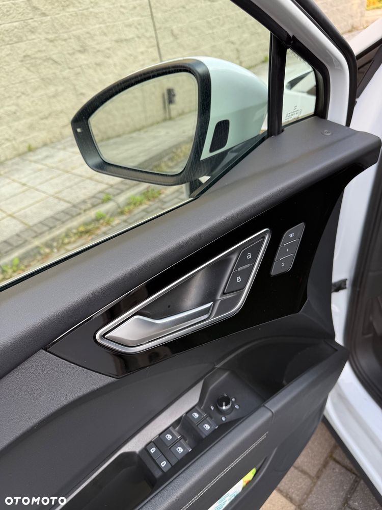Audi Q4 e-tron - 11