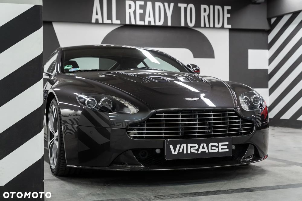 Aston Martin V12 Vantage - 14