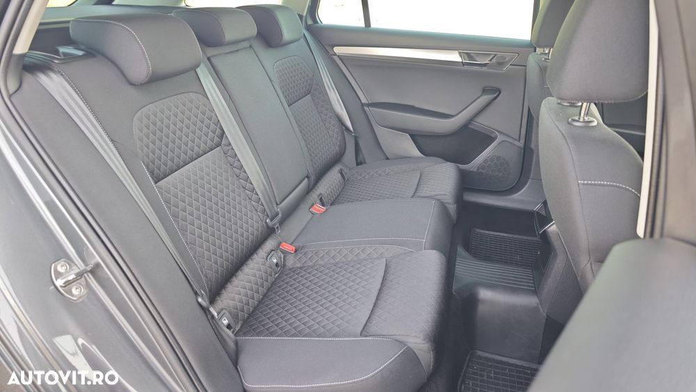 Skoda Superb 2.0 TDI DSG Ambition - 34