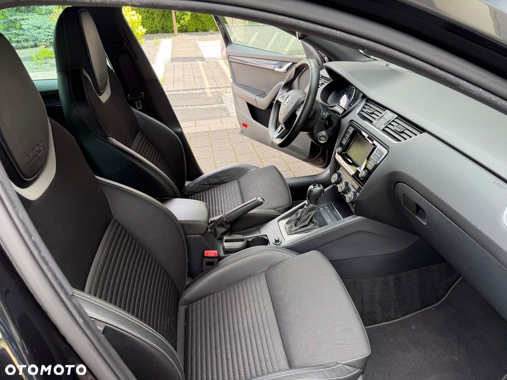 Skoda Octavia 2.0 TDI DSG RS - 22