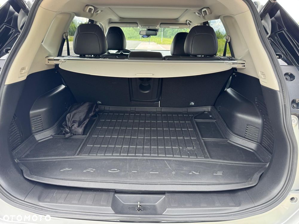Nissan X-Trail 2.0 dCi Tekna 4WD Xtronic - 19