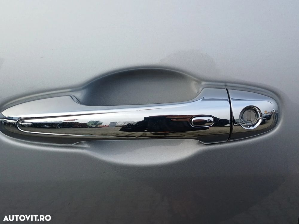 Toyota Hilux 4x4 Double Cab A/T Invincible - 21