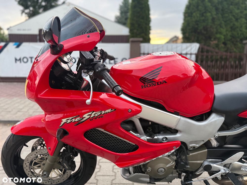Honda VTR - 25