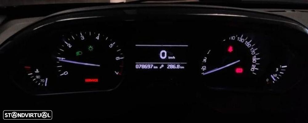 Peugeot 208 1.2 PureTech GT Line - 3
