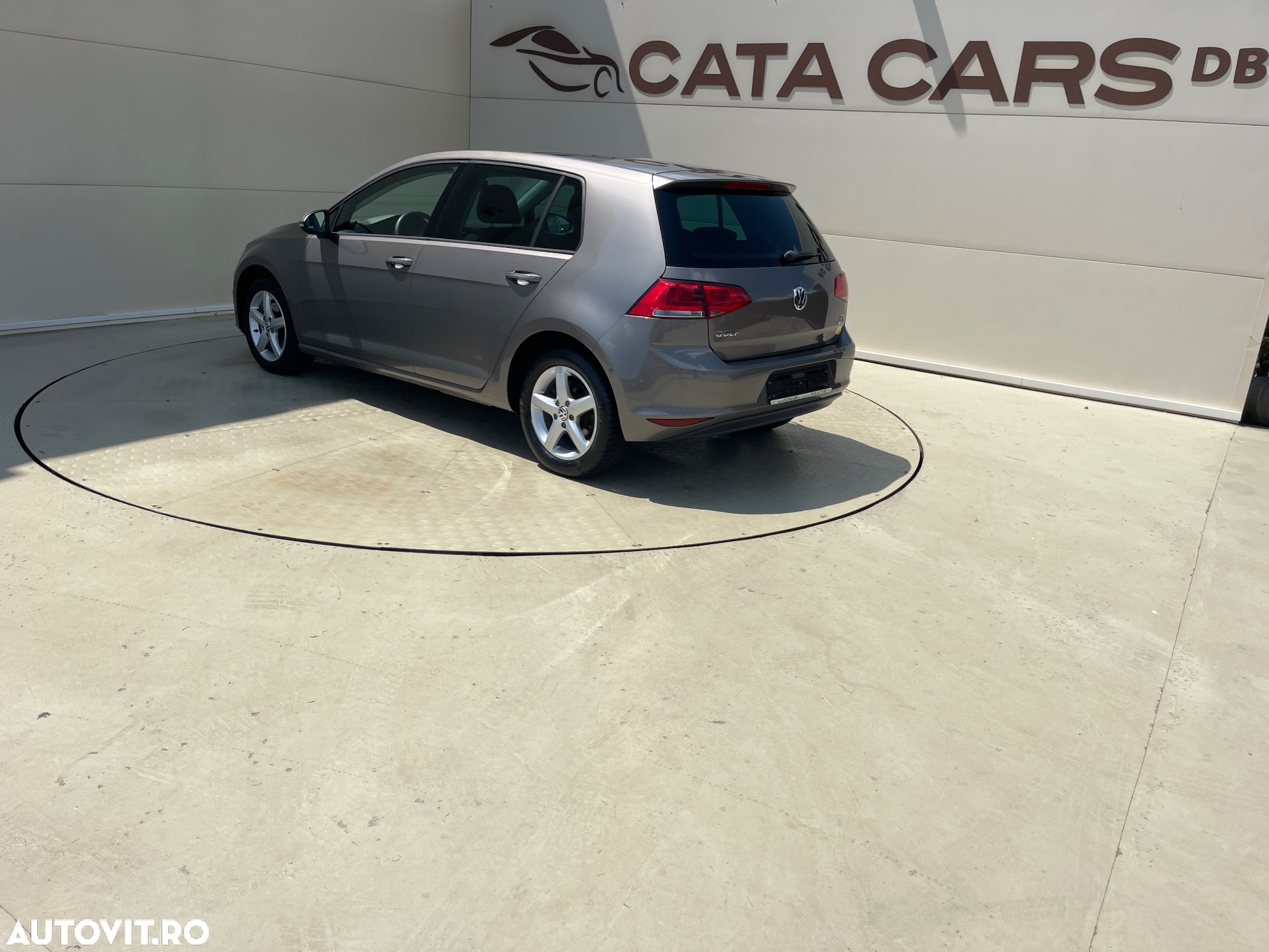 Volkswagen Golf 1.2 TSI BlueMotion Technology Comfortline - 11