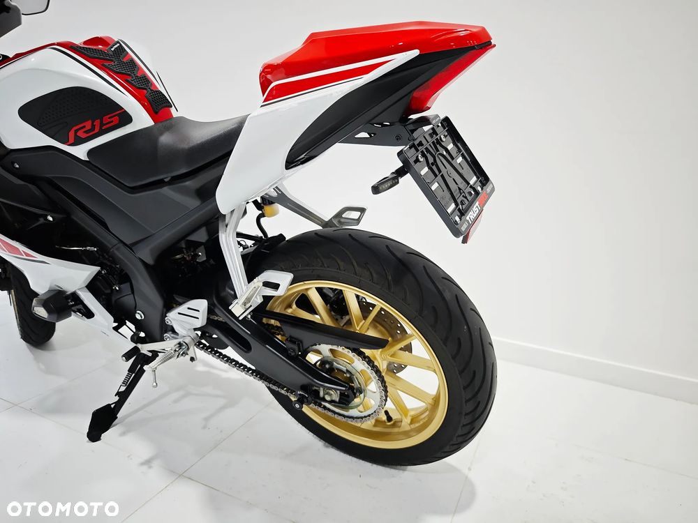 Yamaha YZF - 18