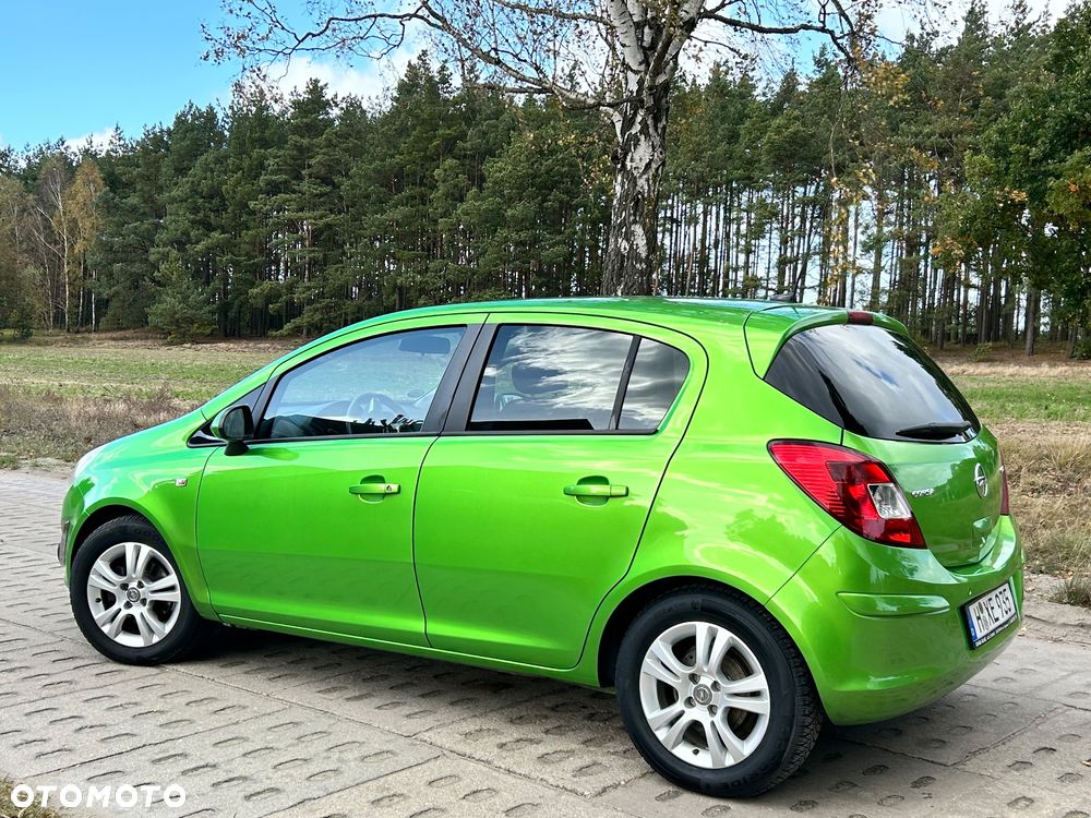 Opel Corsa 1.4 16V Color Edition - 9