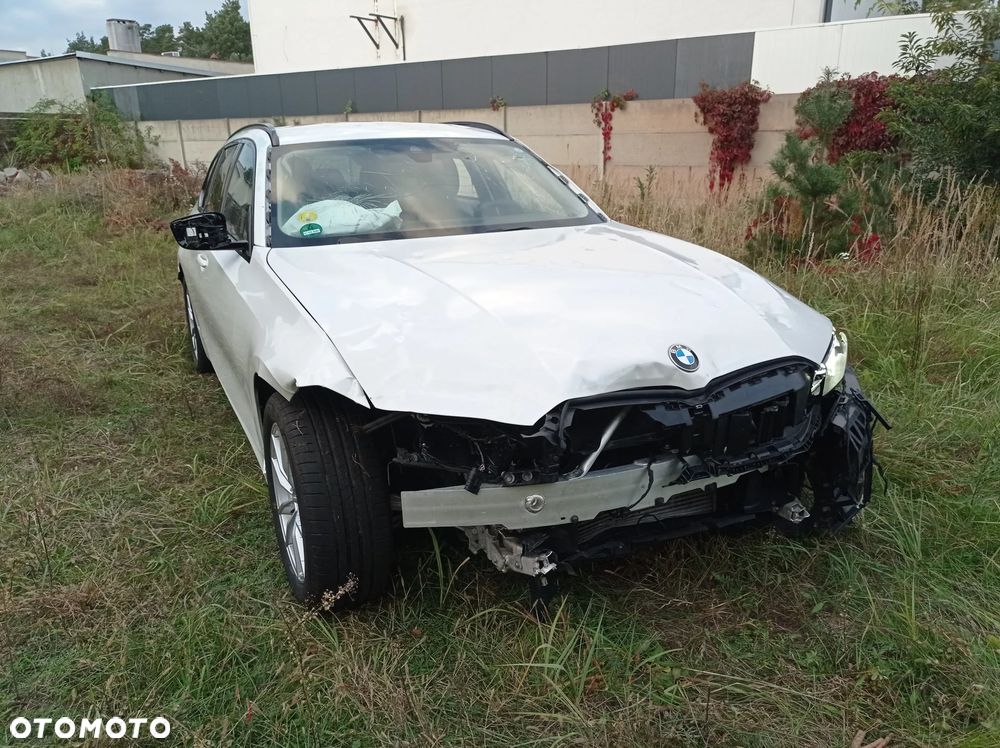 BMW Seria 3 318d mHEV - 20
