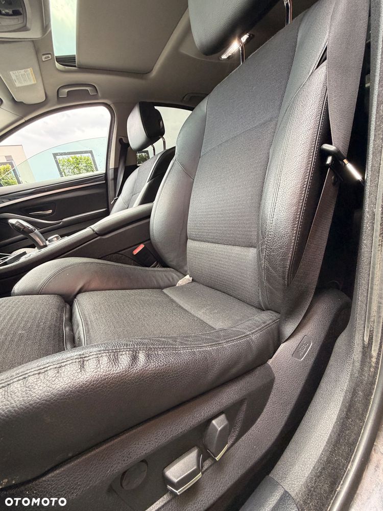 BMW Seria 5 530d xDrive - 14