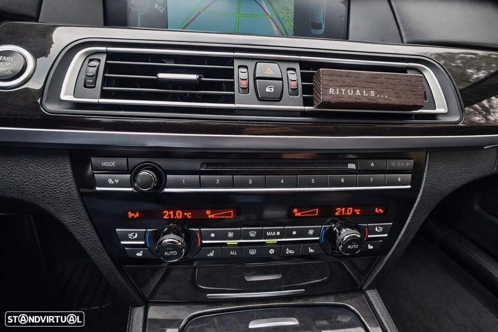 BMW 740 d Pack M - 13