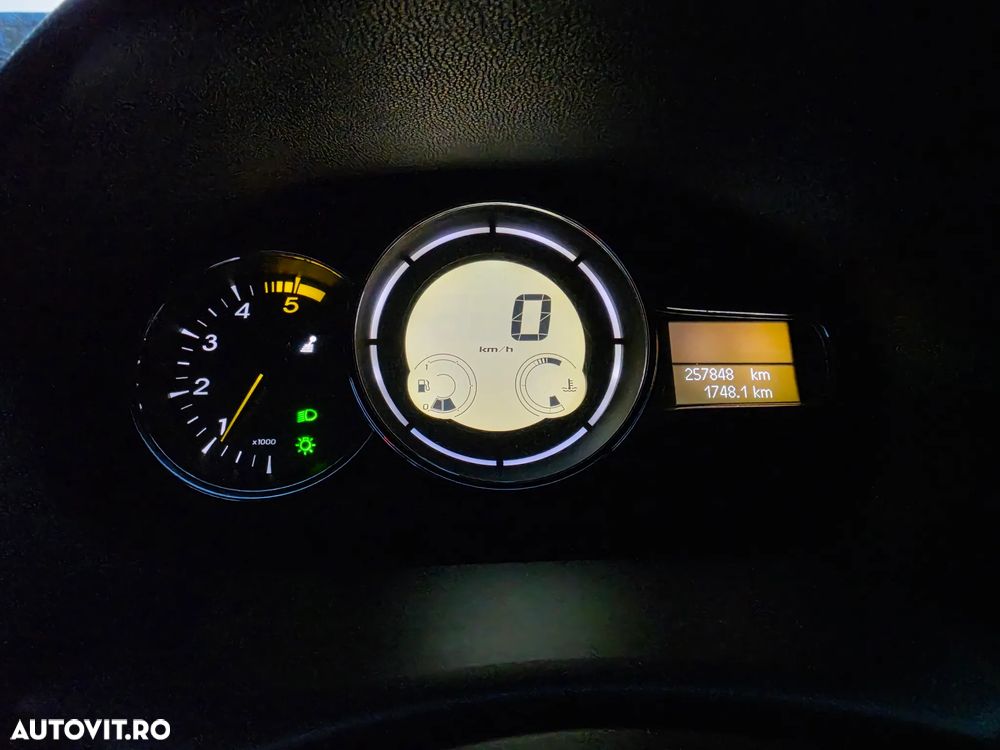 Renault Megane III 1.9 dCi GT Line - 17