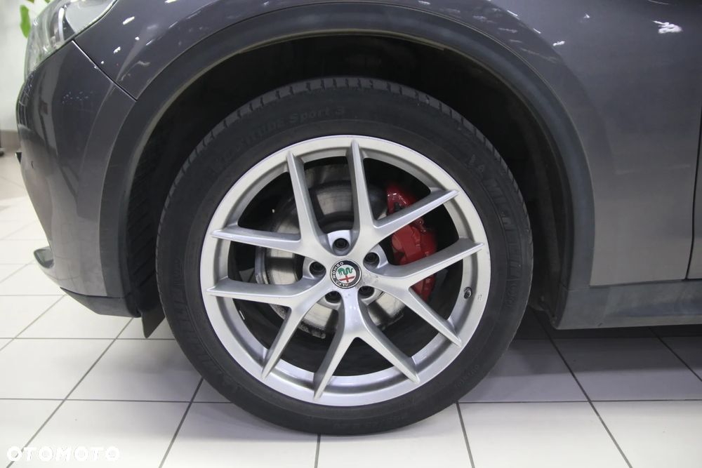 Alfa Romeo Stelvio 2.0 Turbo First Edition Q4 - 19