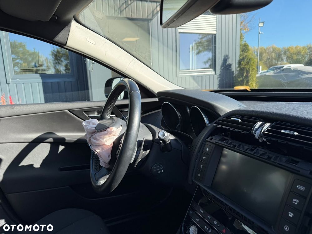 Jaguar XE 20d AWD Pure - 14