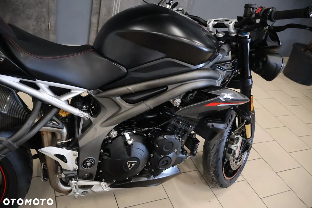 Triumph Speed Triple - 16