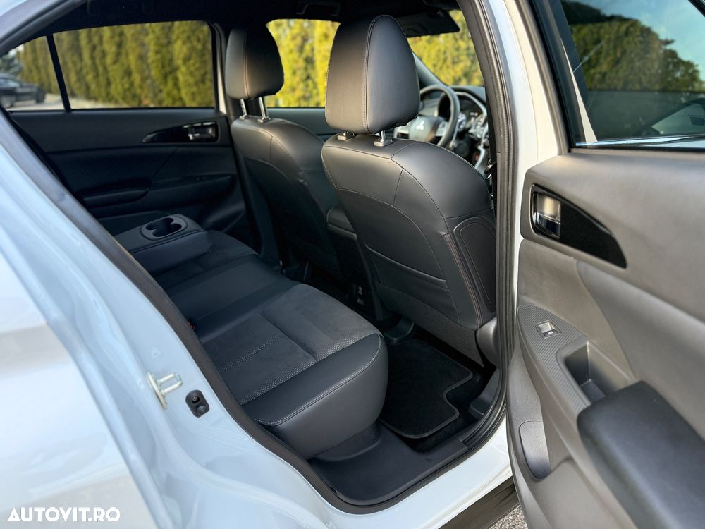 Mitsubishi Eclipse-Cross PHEV Intense+ - 29